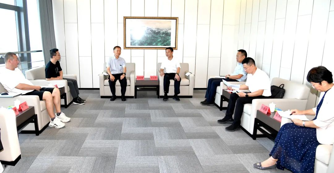 苏永革与中国国际文化传播中心中医药与健康委员会主任刘跃智一行座谈交流